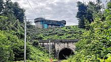 Über Koblenz thront er: der Bunker Koblenz Tunnel. Eine Treppe in seinem Inneren führt bis runter auf die Bahngleise. Daher kommt sein Name.
