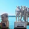 Händler verkaufen an 71 Ständen entlang der Uferpromenade ihre Waren. Zum 22. Mal findet von Freitag bis Sonntag der Überlinger ...