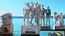 Händler verkaufen an 71 Ständen entlang der Uferpromenade ihre Waren. Zum 22. Mal findet von Freitag bis Sonntag der Überlinger ...