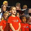 Der Schulchor der Grundschule Wahlwies begleitet die Singgemeinschaft BEN musikalisch beim großen Jubiläumskonzert „Singen mit Freude“. ...