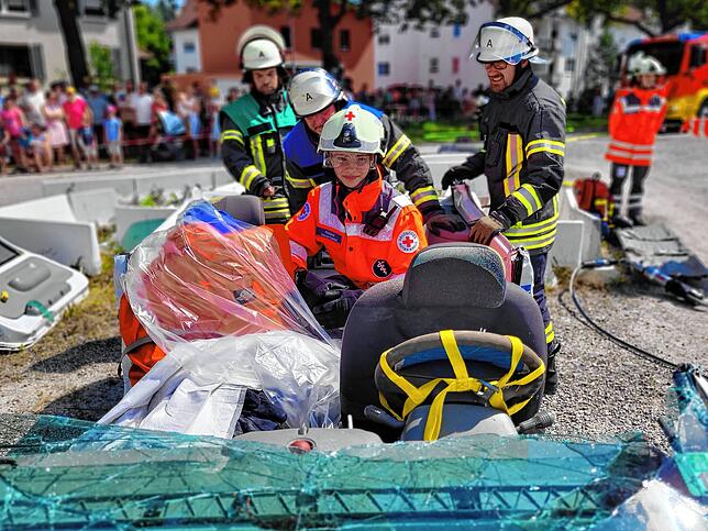 Bild 21: Alle Bilder von der Schauübung mit vielen Besuchern (Teil 2)