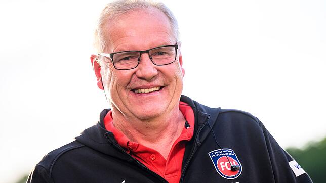 Holger Sanwald würde auch einen Klassenerhalt in der Relegation unterschreiben.