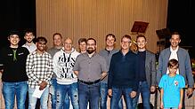 Die erfolgreichen Sportler aus Mönchweiler stellen sich nach der Ehrung zum gemeinsamen Bild. Bild: Cornelia Putschbach