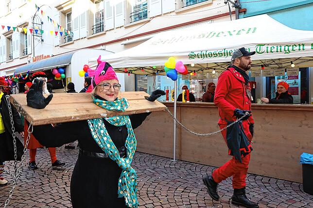 Bild 12: Das Narrengericht in Tiengen kennt keine Gnade! Das sind die Bilder
