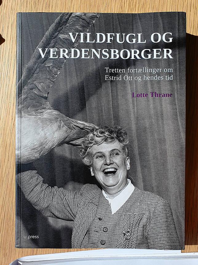 Estrid Ott war eine schillernde Figur. Das Bild zeigt die von Lotte Thrane verfasste Biographie über die Kinderbuchautorin.