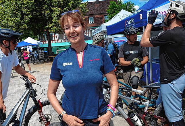 Silvi Jung engagiert sich in der Deutschen Initiative Mountainbike für weitere Downhill-Strecken in der Natur.