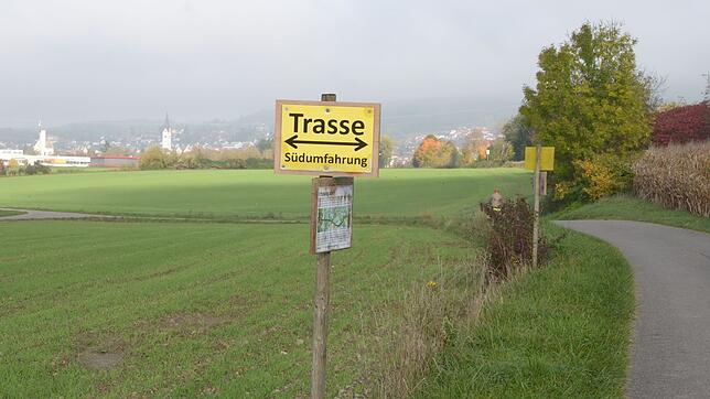 Auch Pro Kluftern will mit Transparenten und Aufstellern die geplante Trasse der Südumfahrung markieren, dies aber größer als es die ...