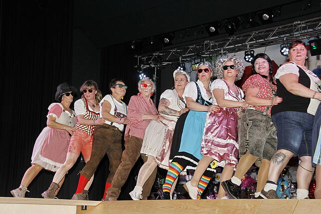 Bild 9: Bilder vom Dorfabend der Narrenzunft Buronia