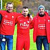 Abschied beim FC Tiengen 08: Nach acht Jahren verlässt Tomas Masek (Mitte) den Verein. Mit warmen Worten verabschiedete ihn Martin ...