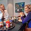 OB-Kandidat Martin Gruner im Gespräch mit seiner Ehefrau Iris Dörffeldt beim gemeinsamen Frühstück. Die beiden sind seit der Schulzeit ...