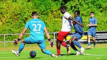 Am ersten Spieltag der Verbandsliga-Saison 2024/2025 gelang dem SC Pfullendorf (weiß) ein Punktgewinn beim ESV Südstern Singen.