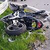 Völlig zerstört ist das Motorrad nach dem Unglück in Waldshut. Bild: Peter Umstetter