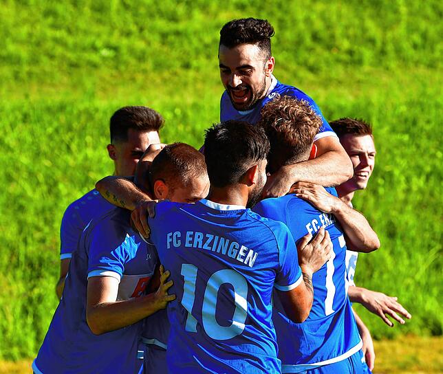 Bild 16: Weitere Impressionen vom 3:2-Sieg des FC Erzingen zum Landesliga-Aufstieg gegen den FC Emmendingen