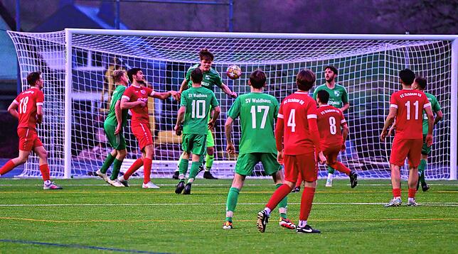 Bild 8: SV Waldhaus gewinnt 2:1 beim FC Schönau – und wir haben Fotos!