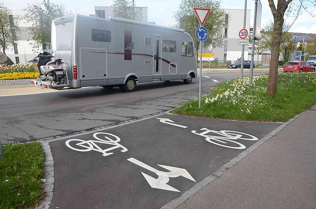 Zu den Verbesserungen für den Radverkehr in Markdorf zählt die Einfädelhilfe am Kreisverkehr Ittendorfer Straße.
