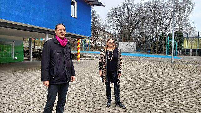 Geschäftsführender Schulleiter Steffen Rooschüz und kommissarische Schulleiterin Anke Beck plädieren dafür, dass die Schüler der ...