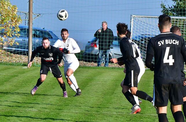 Bild 22: SV Buch besiegt den FC Erzingen mit 2:0 &ndash; und wir haben Bilder!