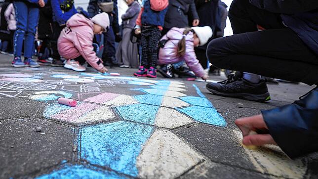 (Symbolbild) Wie kann ukrainischen Kindern der Weg zur Schulbildung in Konstanz geebnet werden? Hierfür suchen die Leitungen der ...