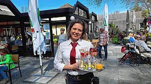 Andy Riedle hat schon in diversen Restaurants auf der Reichenau und in Konstanz gearbeitet. Mittlerweile ist die Mutter einer kleinen ...