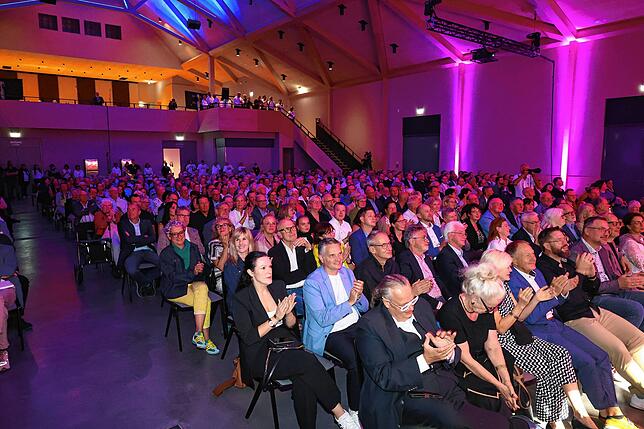 Bild 1: Große Eröffnungsfeier der Scheffelhalle in Singen – die schönsten Fotos vom Abend