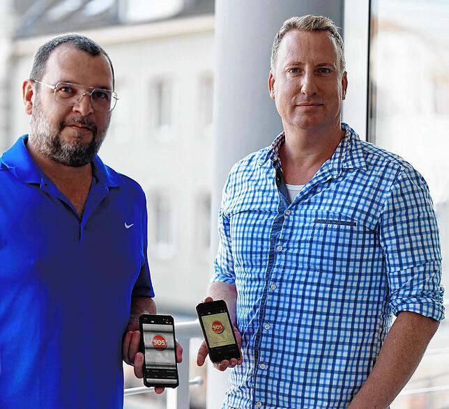 Mike Grutschnig und Georg Schwarz (von links) haben die Sicherheits-App OpenEyez entwickelt.