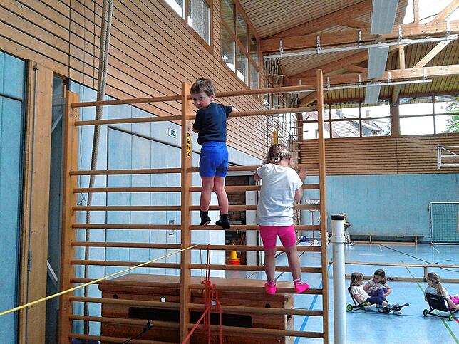 Unser Archivbild zeigt eine Szene vom Kindertraining des Turnvereins Villingen.