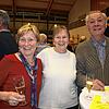 Ingrid Reiser (von links) vom Verein Hilfe von Haus zu Haus e.V. und Anna Deufel sowie Hans Feilmeier, beide vom Leitungsteam des ...