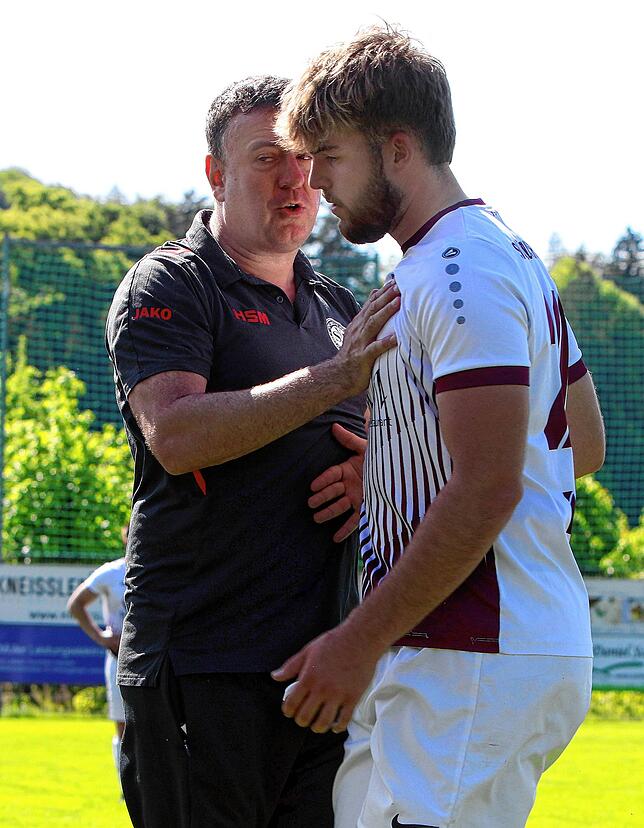 Bild 32: Das torreiche Kellerderby gewinnt der SV Deggenhausertal! Wir waren mit der Kamera dabei!