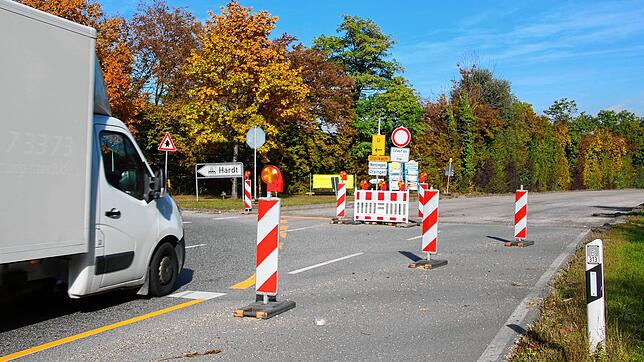 Noch ist der Weg zum Recyclinghof trotz Absperrung frei, doch ab Mittwoch ist hier für einige Tage kein Durchkommen mehr.