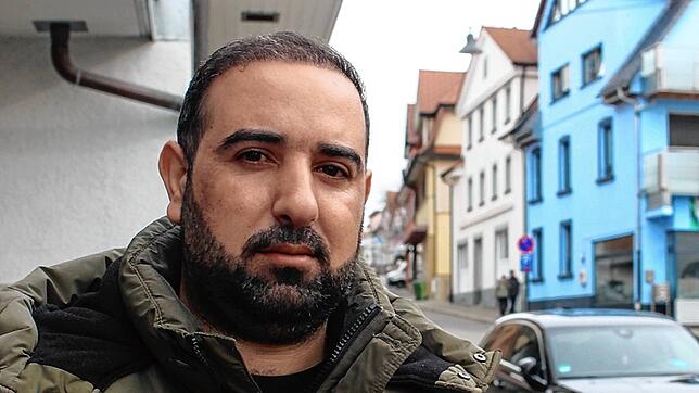Mustafa Al Ali hofft dringend darauf, dass sein irakischer Pass wieder auftaucht &ndash; die Papiere hat man ihm aus dem Auto gestohlen.