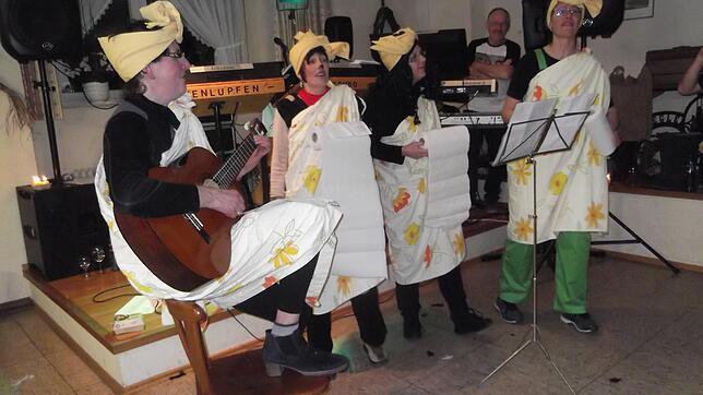 Die Zewa-Frauen (von links) Nicola Schmidt, Karin Kienzle, Melitta Hofmeier und Sandra Güntert sorgten für Spaß und gute Unterhaltung. ...