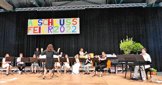 Bild 1: Bilder von der Zeugnisübergabe am Schulverbund Nellenburg Stockach &ndash; Teil 1