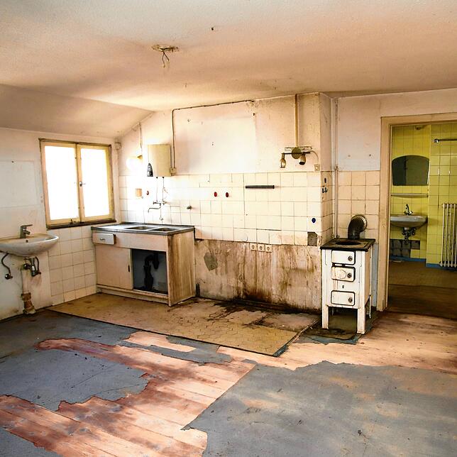 Bild 4: Hier ist die Zeit mitten in Konstanz stehen geblieben &ndash; So sieht es über dem Stephanskeller aus