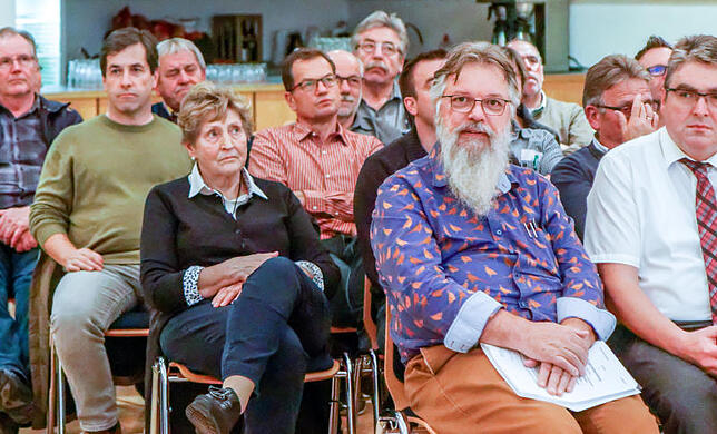 Rund 60 Teilnehmer kamen zur Bürgerversammlung ins Inzigkofener Rathaus.