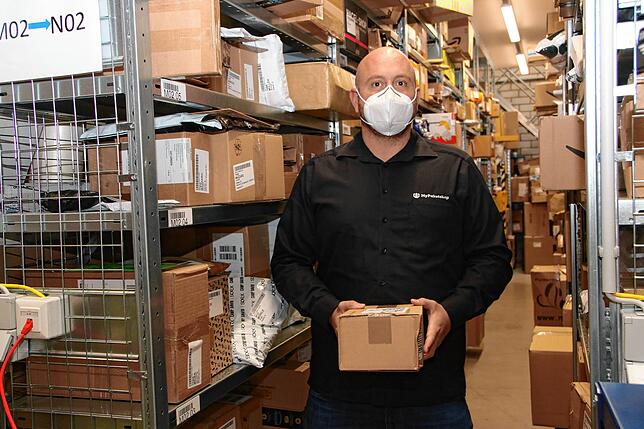 Bei Simon Kühn, Inhaber von My Paketshop in Wallbach, warten rund 12.000 Pakte auf ihre Abholung.
