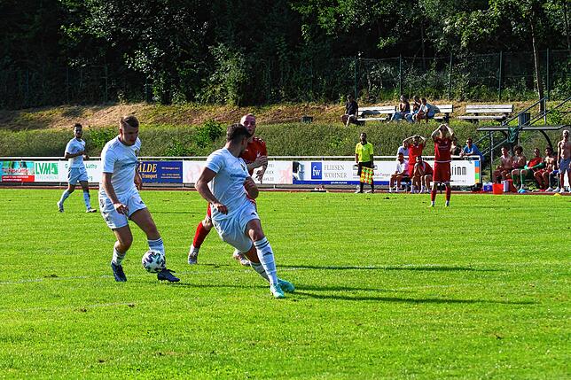 Bild 2: SV 08 Laufenburg siegt in Unterzahl gegen den SV Kirchzarten &ndash; und wir haben Bilder!