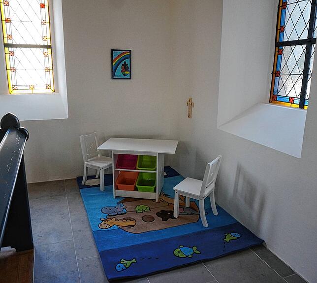 Für die Kleinen: In einer Ecke beim Eingang ist in der „neuen“ Christuskirche diese Spielecke zu finden.