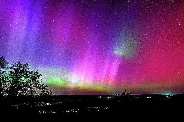 Bild 8: Polarlichter malen den Himmel über dem Hegau bunt: Das sind die schönsten Bilder