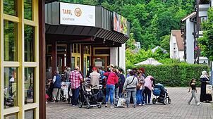 Jeder dritte Kunde der Tafel in Schopfheim ist mittlerweile ein bedürftiger Senior. Das berichtete Sonja Steiger von der Diakonie dem ...
