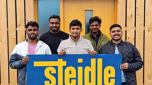 Azubis aus Indien arbeiten bei der Traditionsfirma Steidle in Sigmaringen.