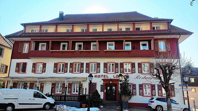 Seit Mitte Dezember ist das Hotel Löwen in Todtmoos Gemeinschaftsunterkunft für Flüchtlinge. Nun soll auch das ehemalige Hotel Ressort ...