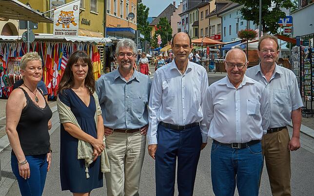 Freundschaft pflegen: Ingrid Hart und Valerie Bouron (Bandol) mit dem Wehrer Bürgermeister Michael Thater und Bürgermeister Jean-Paul ...
