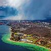 Wettervorhersagen sind wichtig, um den Tag zu planen. Heftige Regenfälle, wie sie sich hier gerade über Konstanz zu entladen beginnen, ...