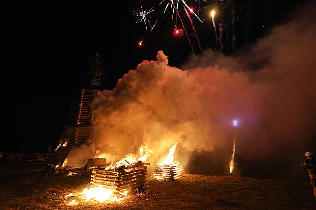 Bild 29: Litzelstetten 2025: Diese Funkenfeuer-Bilder fangen die Tradition perfekt ein!