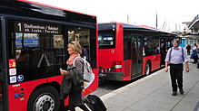 Die Linie 1 pendelt auch mit Anhängerbussen zwischen Innenstadt und Fähre. Aus Sicht mancher Busfahrer haben sich die Busse nicht ...