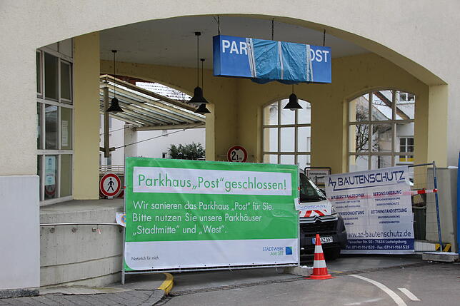 Das Parkhaus Post ist wegen Sanierungsarbeiten geschlossen. Für auswärtige Besucher Überlingens kann diese Nachricht überraschend sein.