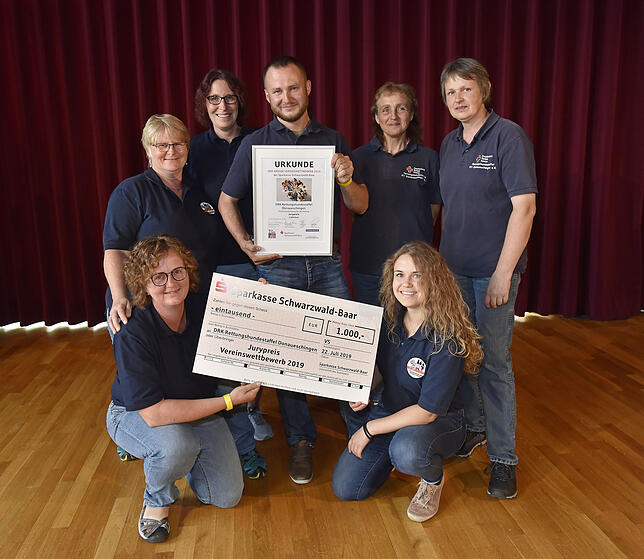 Die Rettungshundestaffel Donaueschingen steckt 1000 Euro in die Anschaffung von Einsatz-Rucksäcken.