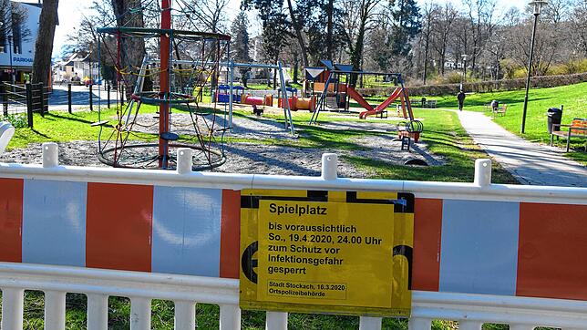 Stille statt Spielen: &bdquo;Bis voraussichtlich Sonntag, 19. April, 24 Uhr zum Schutz vor Infektionsgefahr gesperrt&ldquo;, heißt es am ...