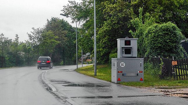 Nanu, was ist denn das? Diese Frage haben sich zahlreiche Autofahrer in der Friedrich-Ebert-Straße in Richtung Hochstraße nach Hüfingen ...