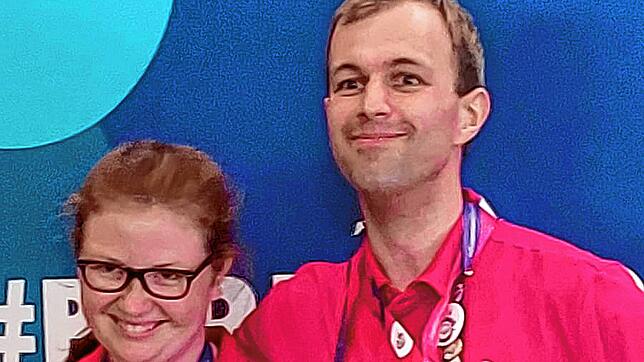 Julian Rublack aus Überlingen hat bei den Special Olympics World Games in Berlin mit seiner Partnerin Pia Welsch aus Nordrhein-Westfalen ...